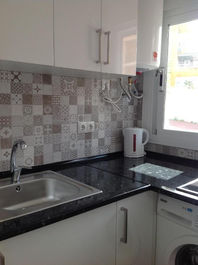 Apartamento Las Naciones 2 เบนัลมาเดนา ภายนอก รูปภาพ